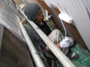狭い現場出の塗装