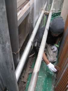 狭い現場出の塗装